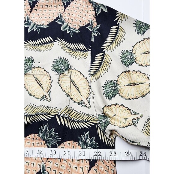 Tommy Bahama Relax IslandZone 100% Silk Pineapple Petals Tropical Camp Shirt VTG - Picture 4 of 10